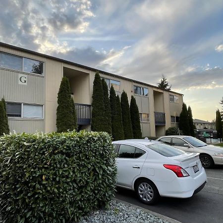 Shared Space With Private Room In Beautiful Lakefront Apartment Federal Way Eksteriør bilde