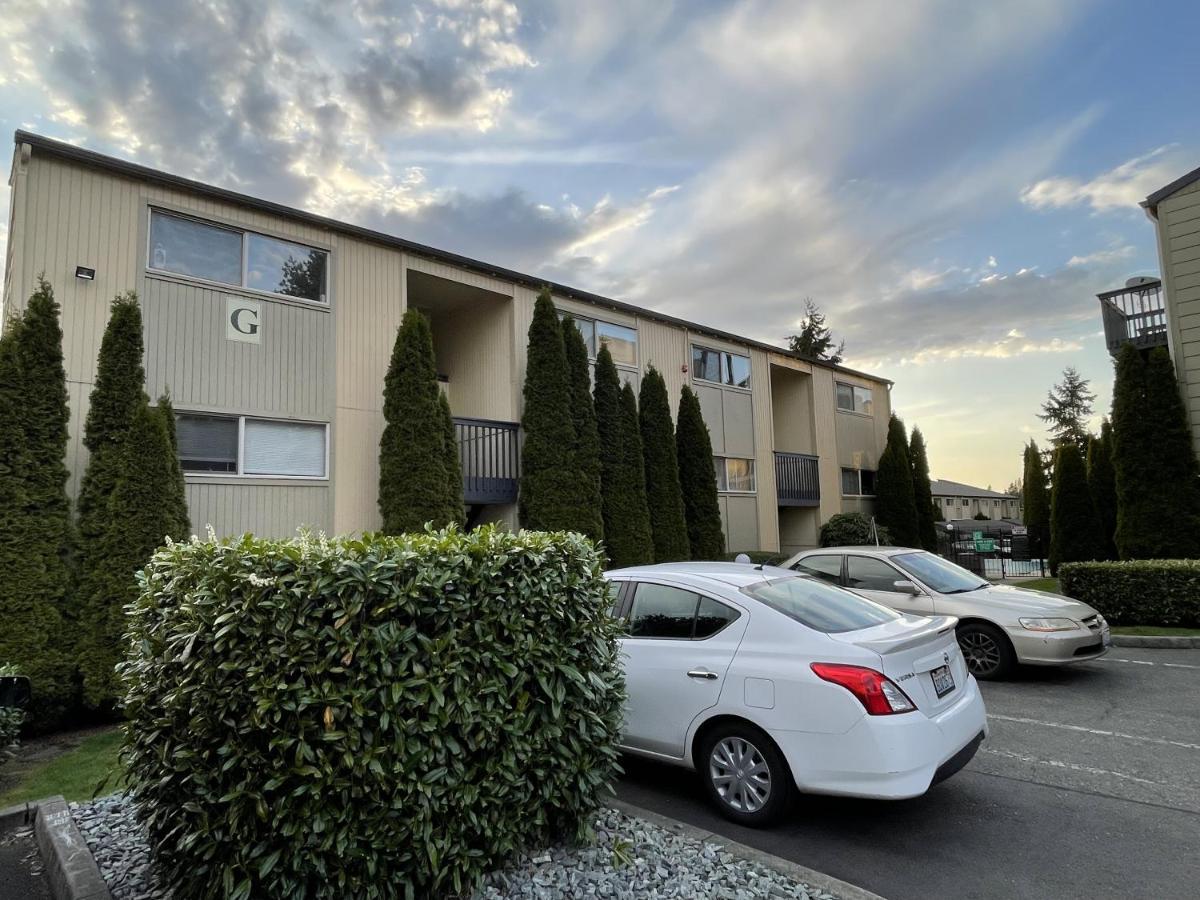 Shared Space With Private Room In Beautiful Lakefront Apartment Federal Way Eksteriør bilde